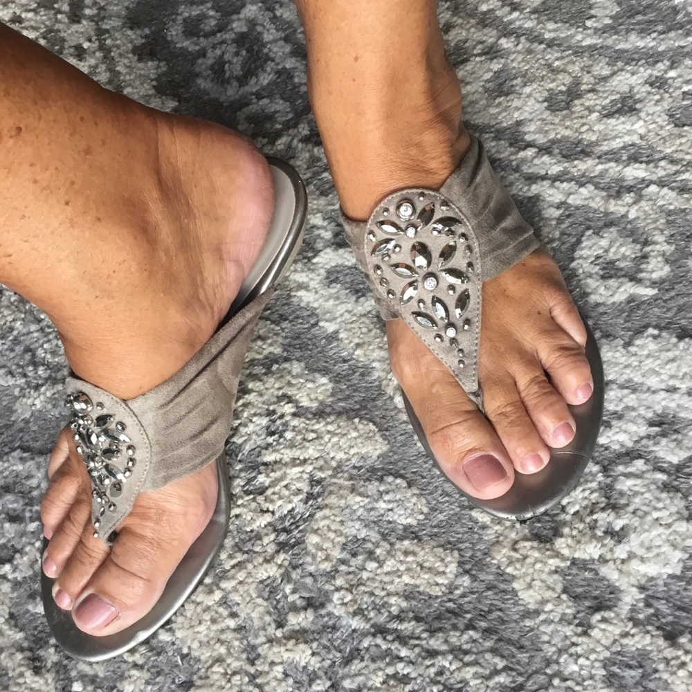 IMPO Studded Embellished Jeweled Beaded Sandals 9.5 Tan Gray Silver Slip On